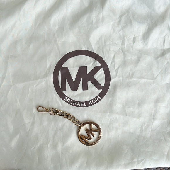 Michael Kors Logo Crossbody sling bag - Picture 6 of 6